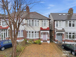 40, Beechdale, Southgate N21 3QG