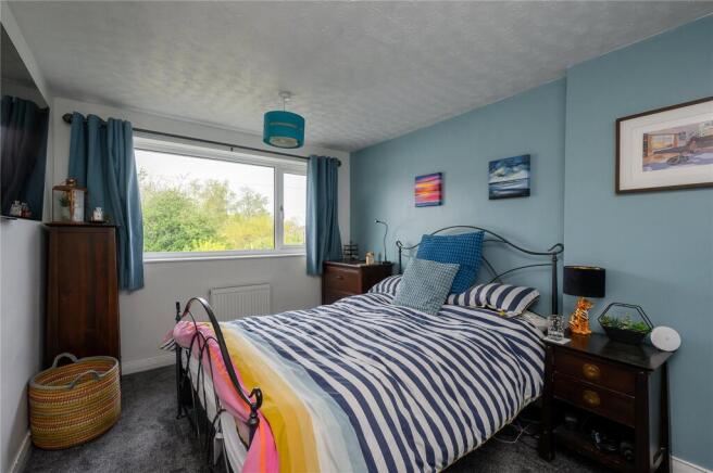 5 bed Semi-Detached for sale Image 11