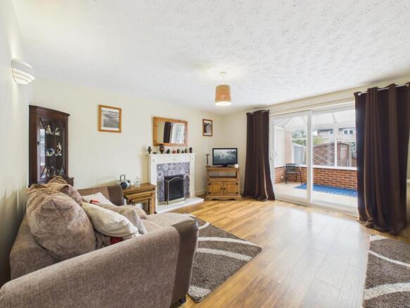 Lounge/Dining Room
