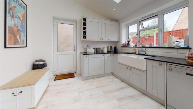 6-Philips-Road-Kitchen.jpg