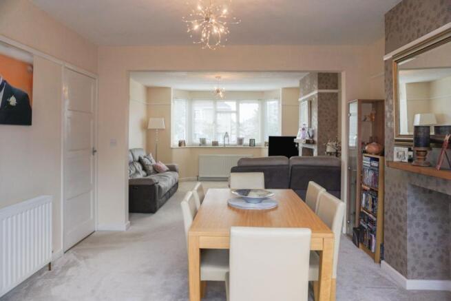 Lounge/Dining Room