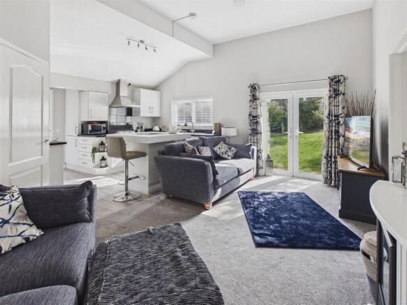 Open Plan Living / Kitchen