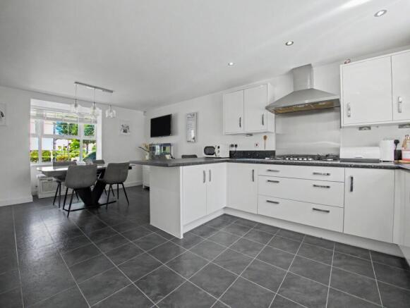 Kitchen/Breakfast Room