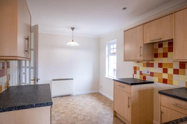Dining / Kitchen 4