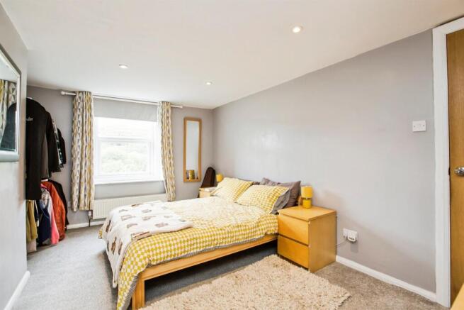 3 bed Terraced for sale Image 11