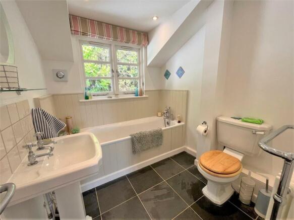 Bathroom.jpg