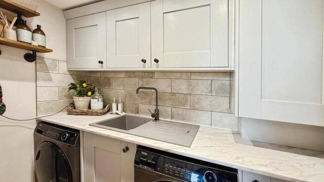 3 bed Semi-Detached for sale Image 7