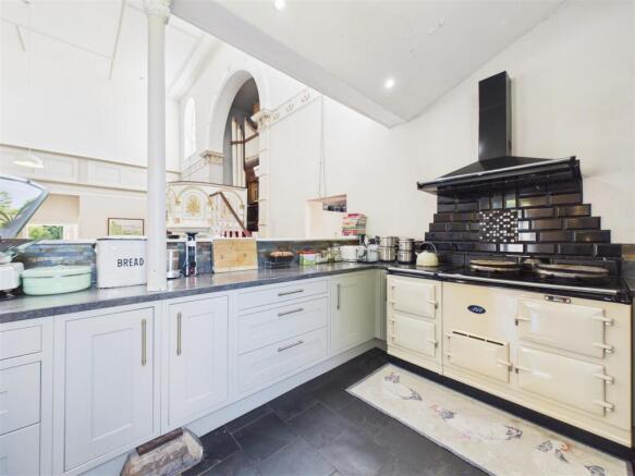 KITCHEN AREA
