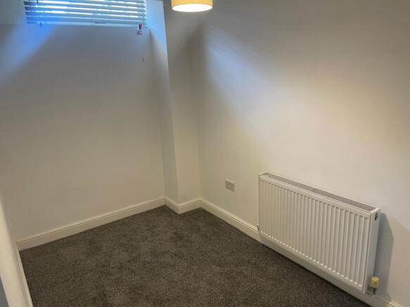 2 bed Apartment to rent Image 7