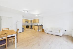 Flat A, 14, Arragon Gardens, London SW16 5LX