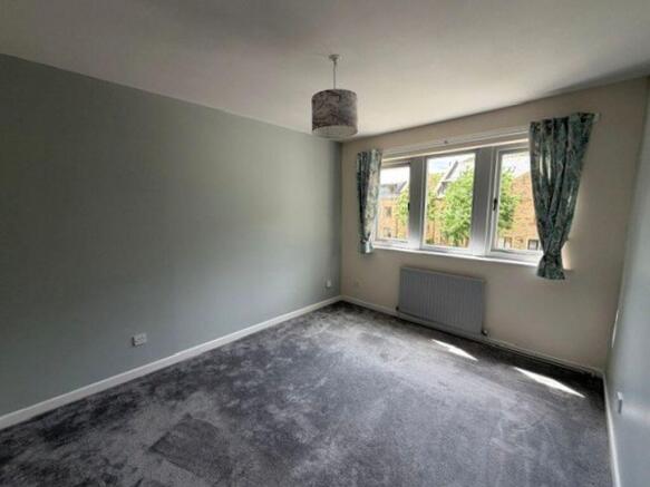 3 bed Semi-Detached for sale Image 9