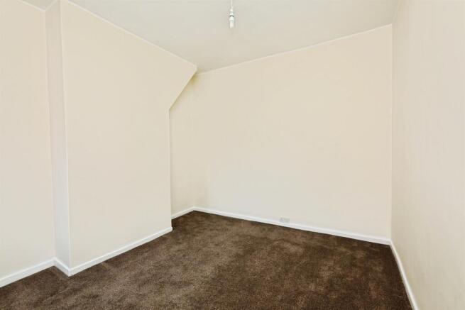 3 bed Terraced for sale Image 7