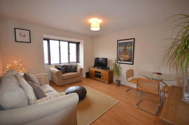 Sitting/Dining Room