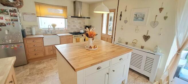Kitchen/ Dining