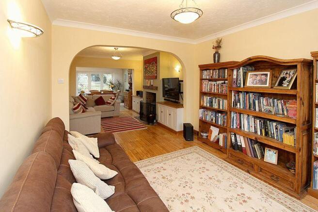 LOUNGE 2