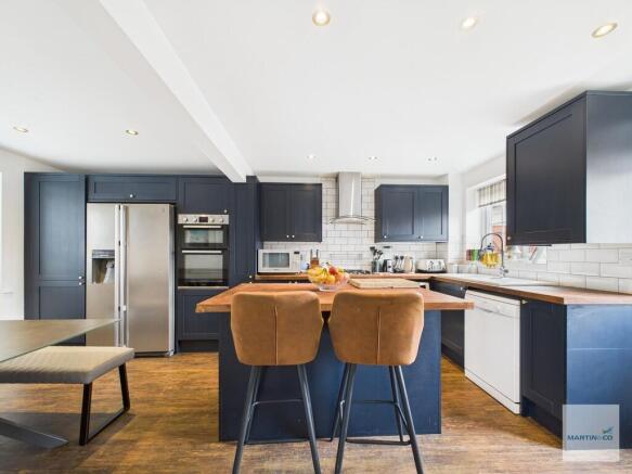 CAM03394G0-PR0252...