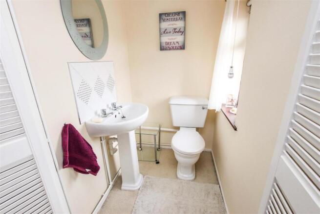 FIRST FLOOR WC
