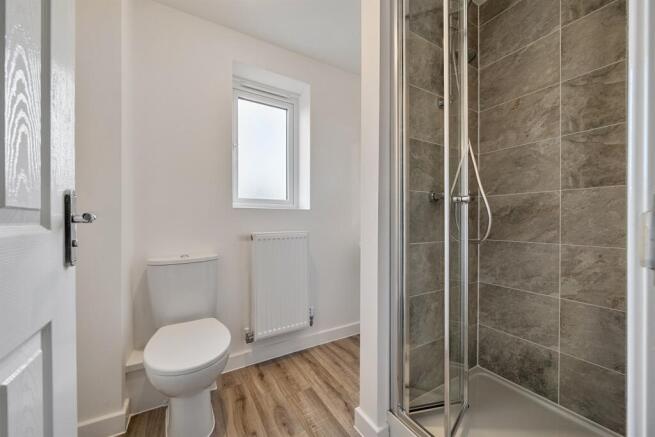 3 bed Semi-Detached to rent Image 5