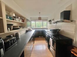 23, Glamis House, Cameron Close, Brentwood CM14 5BT