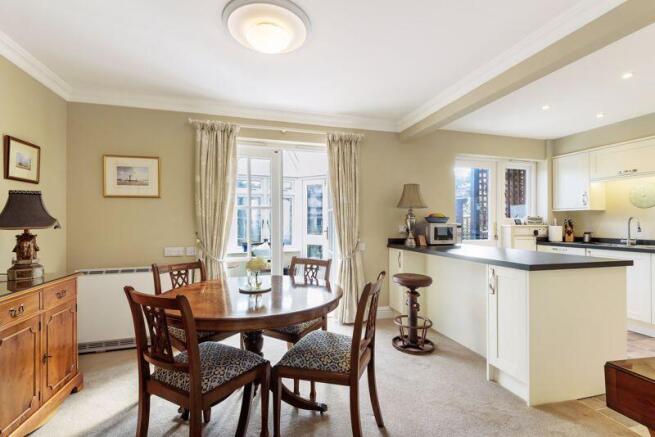 Open plan dining room and kitchen
