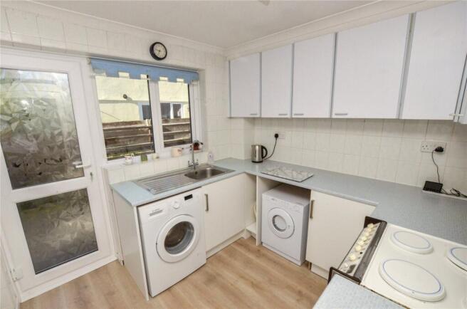 Farm Road, West Moors, Ferndown, Dorset, BH22 photo 4