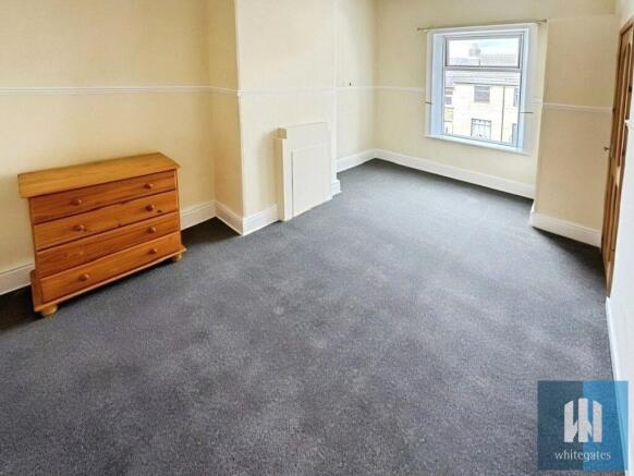 2 bed Terraced to rent Image 4
