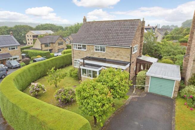 4 bed Detached for sale Image 8