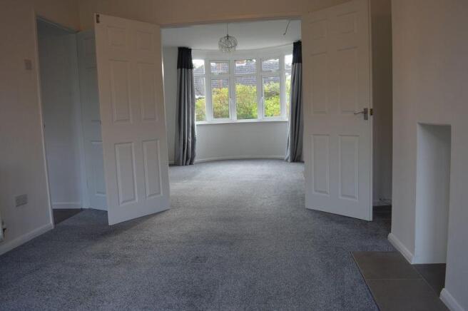 LOUNGE/DINING ROOM VIEW