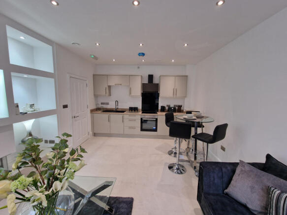 1 bed Apartment to rent Image 5