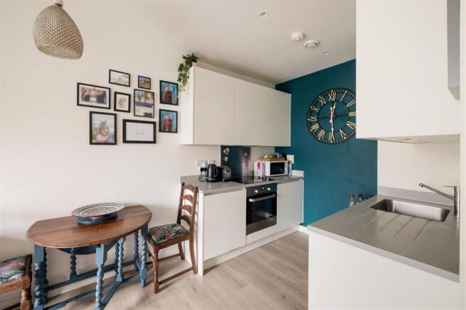 Gardner Close, E11