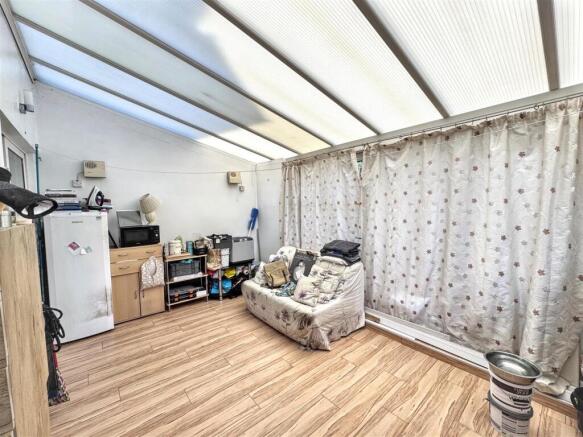 3 bed Semi-Detached for sale Image 7