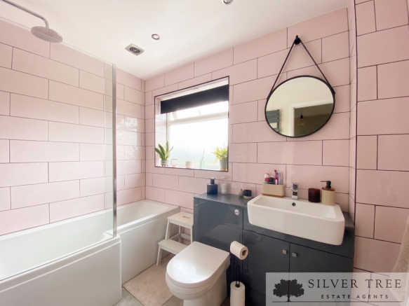 3 bed Terraced for sale Image 11