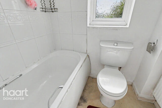 3 bed Terraced for sale Image 11