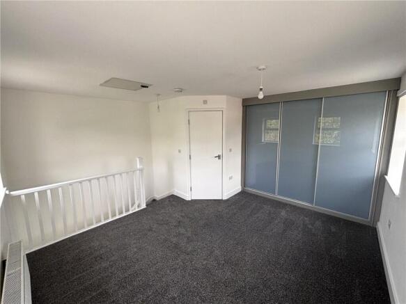 2 bed End of Terrace to rent Image 4