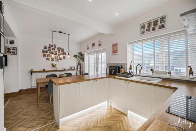 Kitchen/diner (kitchen area)