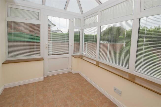 REAR PORCH/SMALL CONSERVATORY