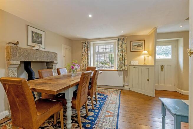 Dining Room-3.jpg