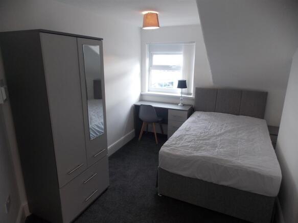 9 bed Private Halls to rent Image 11