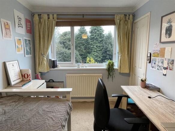 BEDROOM 4: