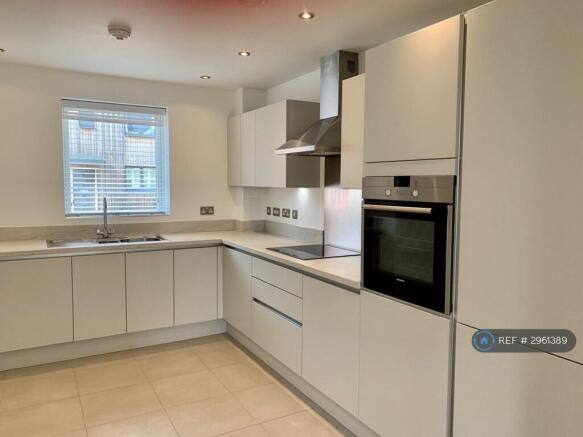 Kitchen/ Dining Room