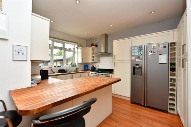 Kitchen/ Dining Area