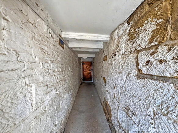 2 bed Terraced for sale Image 10
