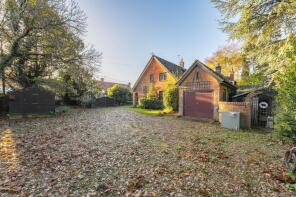 Wrenrock House, The Street, Felthorpe NR10 4AB