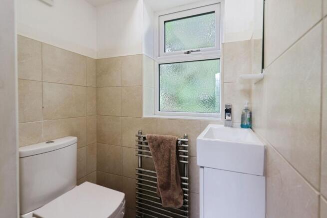 4 bed Semi-Detached for sale Image 4