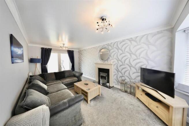 3 bed Semi-Detached for sale Image 4