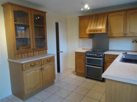 kitchen 2.JPG