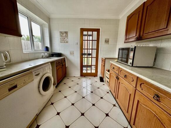 3 bed Detached Bungalow for sale Image 10