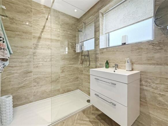 4 bed Semi-Detached for sale Image 7