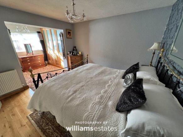 Master Bedroom 01