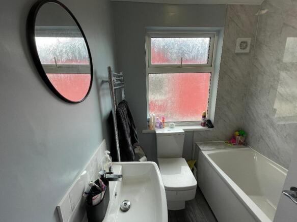 3 bed Terraced to rent Image 12